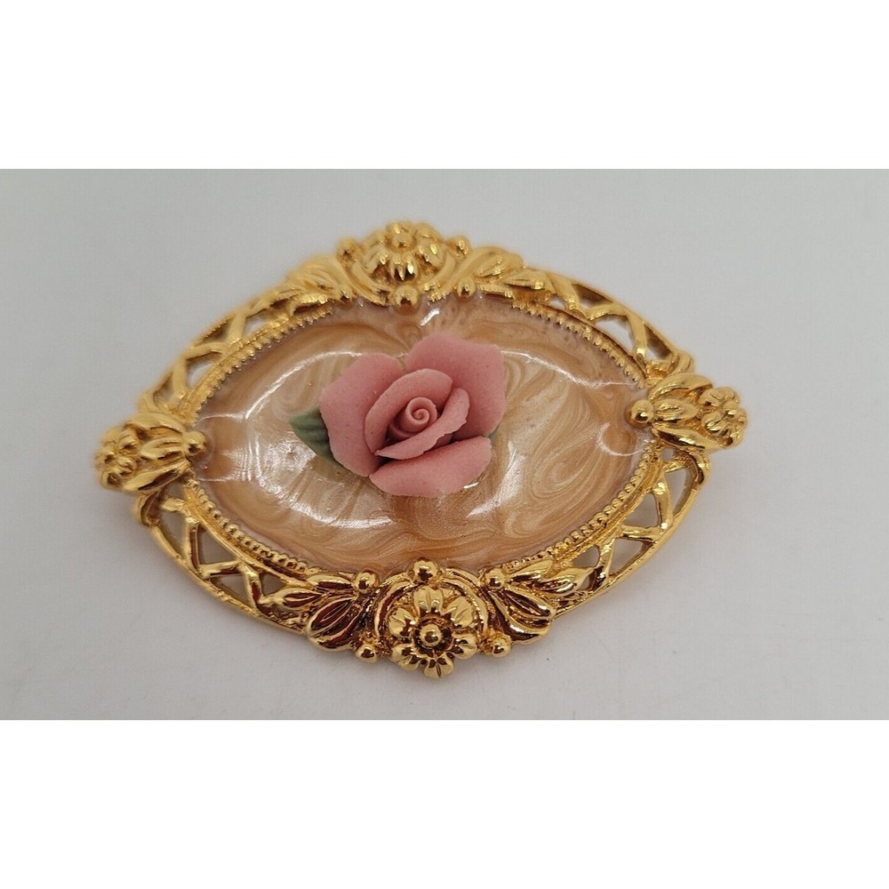 VTG Avon Brooch Gold‎ Tone Metal Frame Enamel Rose Set Pink Stone